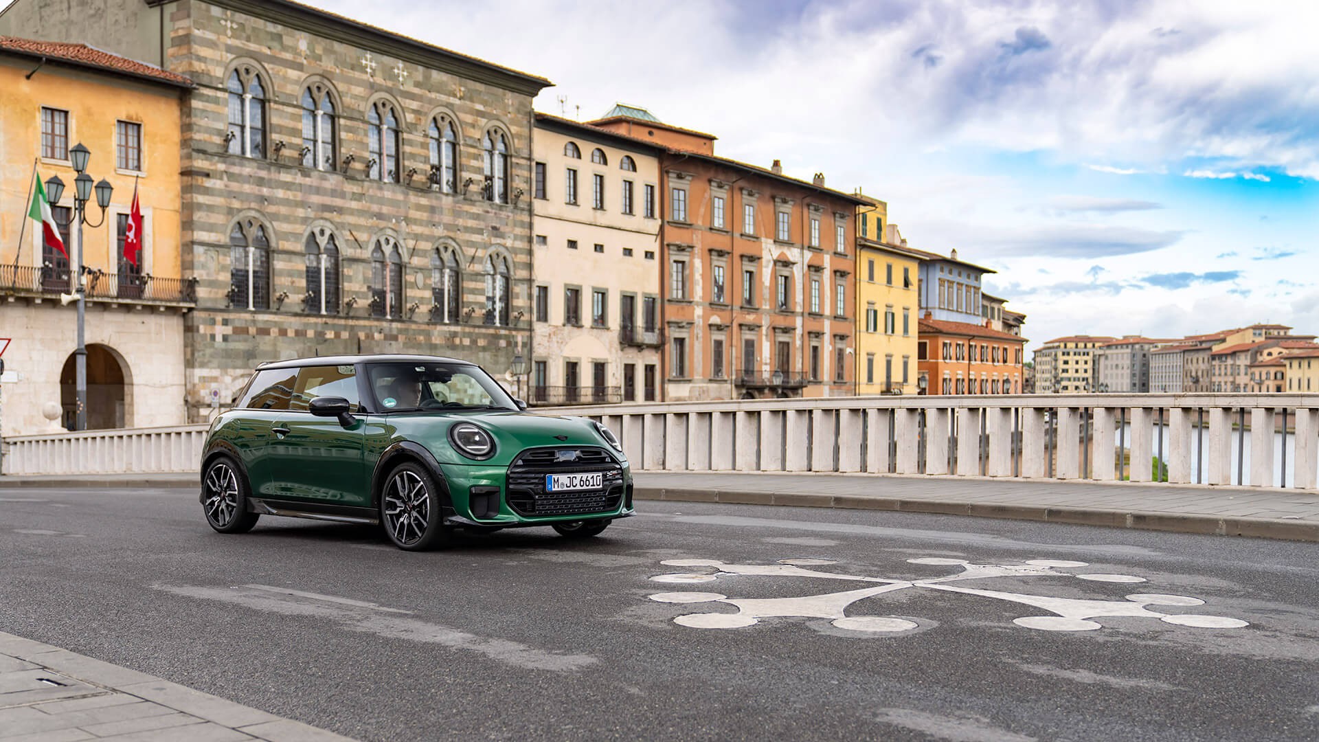 Yeni MINI Cooper 3 Kapı John Cooper Works | MINI Türkiye